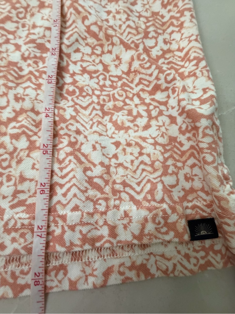 Faherty Short-Sleeve Movement Pique Polo Hilo Rose Floral Print, Large - Picture 9 of 10